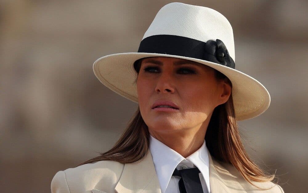 Avião com Melania Trump é forçado a pousar após problema mecânico
