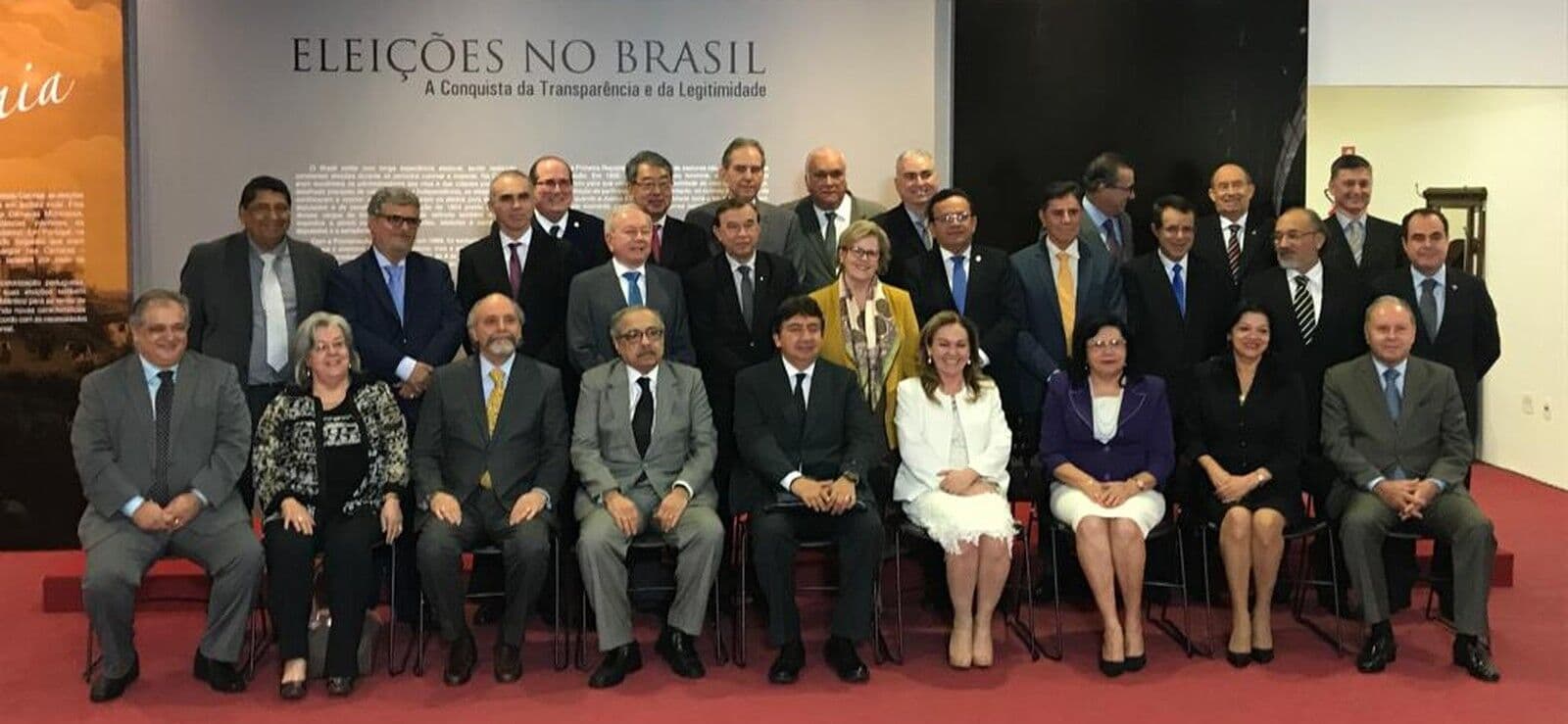 Presidente do TRE-PB assina documento do TSE garantindo segurança das urnas
