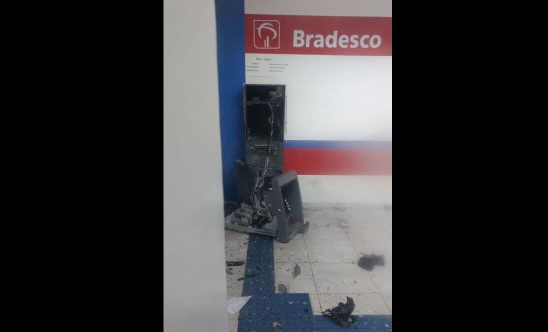 Bandidos explodem caixa eletrônico de atendimento bancário do Bradesco em Pirpirituba