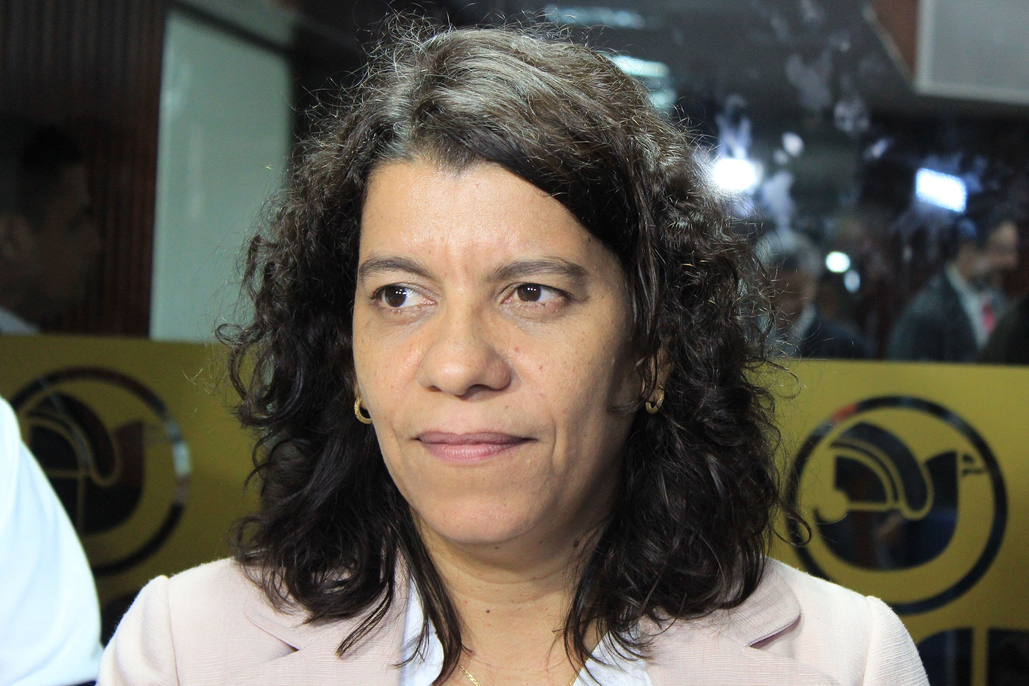 Deputada causa polêmica ao dizer que presença da polícia às vezes representa "ameaça" a comunidades vulneráveis