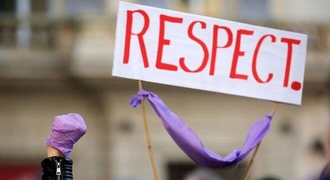 Mulheres vão às ruas no Brasil contra violência de gênero e ato reúne manifestantes em João Pessoa