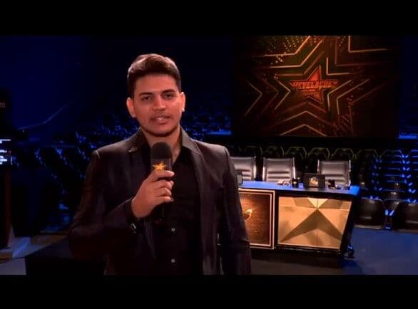 Cantor paraibano Vinícius Mendes é finalista em competição nacional, na TV Aparecida