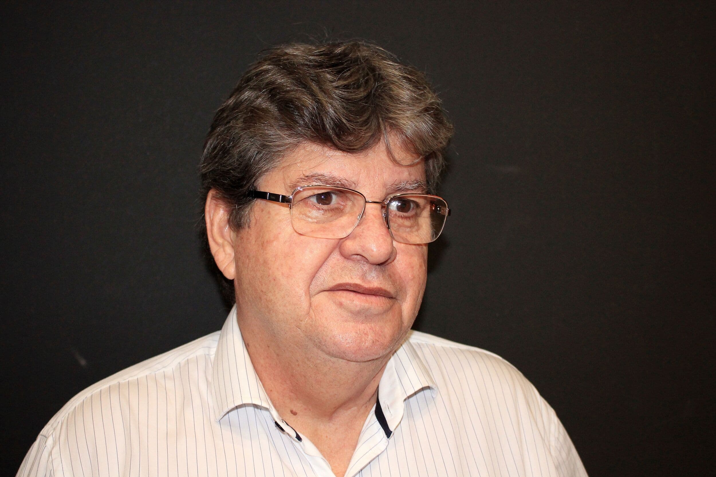 João Azevêdo diz que PSB não abre mão da cabeça de chapa para o Governo