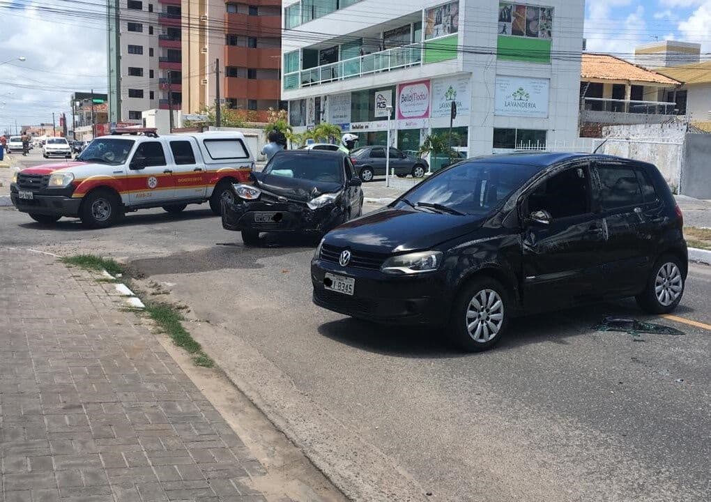 Capotamento deixa criança de 9 anos ferida no Bessa