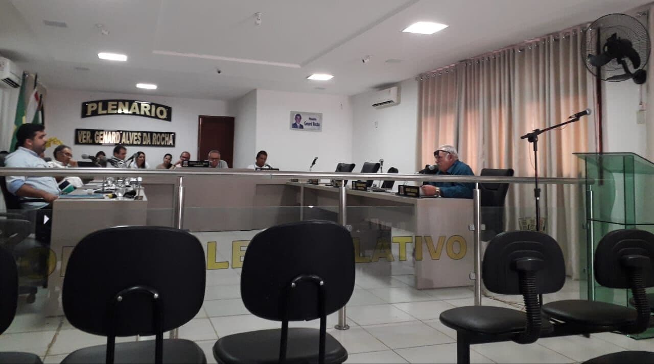 Câmara de Catolé do Rocha aprova projeto que concede férias e 13º salário para prefeito, vice e secretários