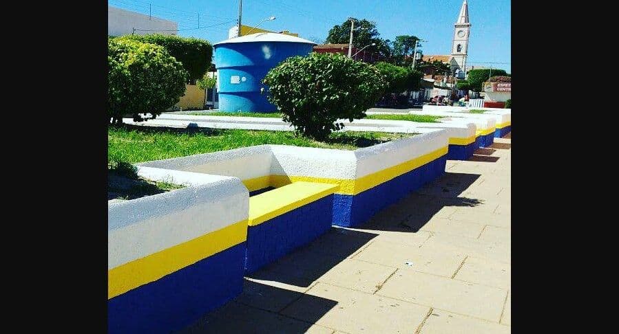 Prefeita de Diamante é alvo de ação após pintar prédios públicos com cores do partido