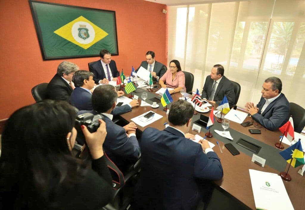 João Azevêdo se reúne com governadores em Brasília para debater pauta econômica