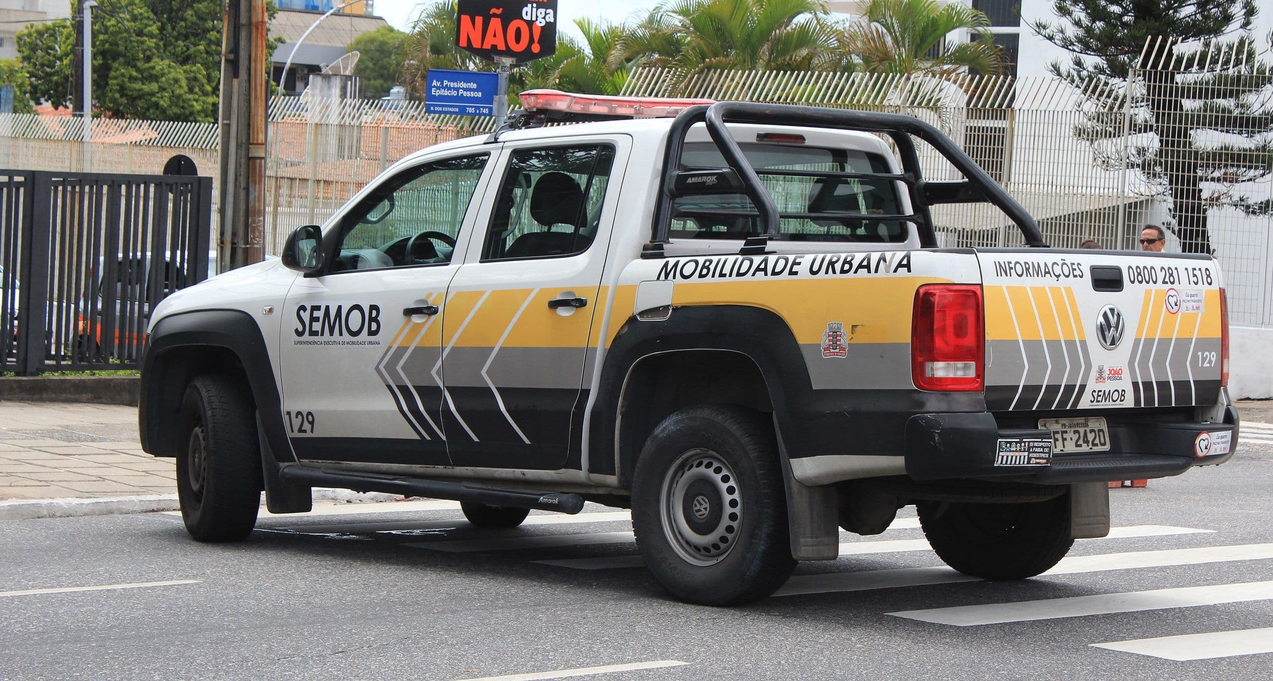 Trecho de rua em Mangabeira passa a funcionar em sentido único