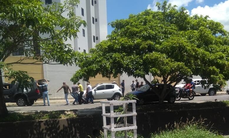 Suspeito de assalto a cooperativa de crédito morre após troca de tiros com policiais