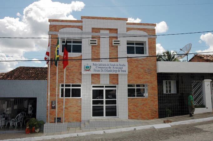 Juiz aciona polícia e denuncia casal por ameaça em Fórum de Araçagi