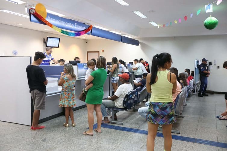 Bancos fazem mutirões para renegociar dívidas