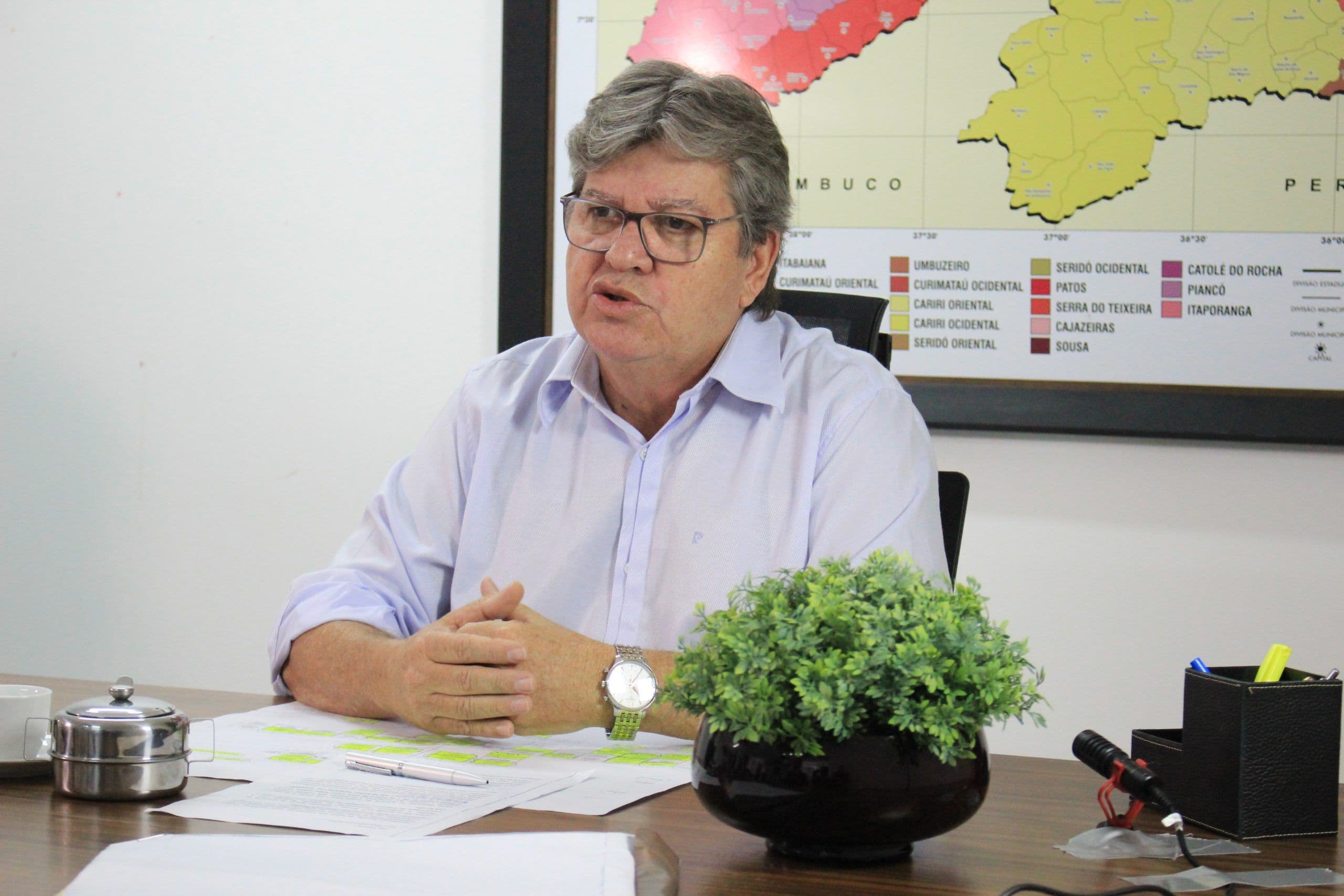 João Azevêdo reúne bancada governista para fechar consenso nas eleições da Assembleia