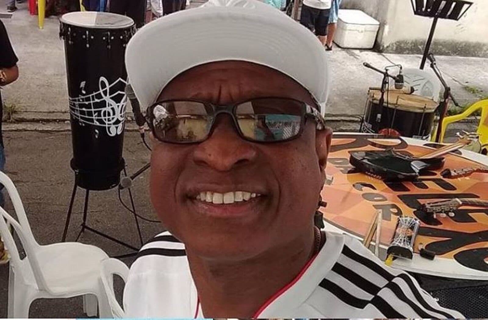 Homem morre após militares do Exército atirarem mais de 80 vezes em carro no Rio de Janeiro