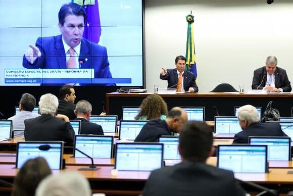 Comissão da reforma da Previdência deve votar parecer em junho