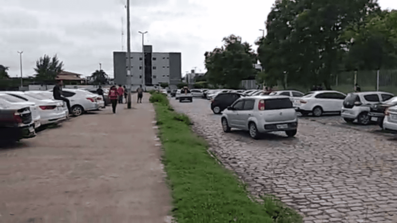 Motoristas de aplicativos fazem manifestação em João Pessoa e paralisam atividades