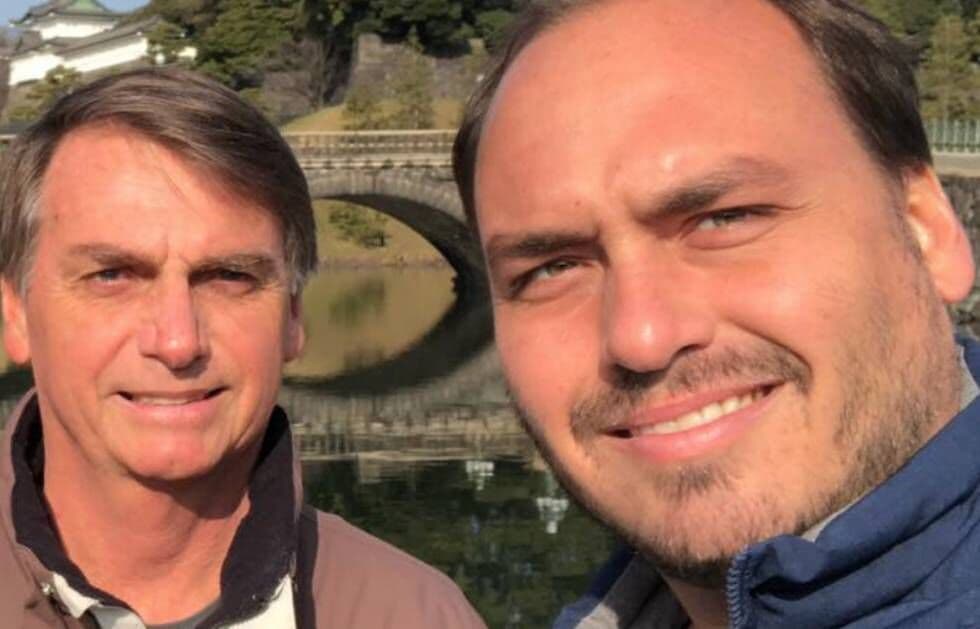 Moraes nega pedido de Carlos Bolsonaro para visitar pai no aniversário