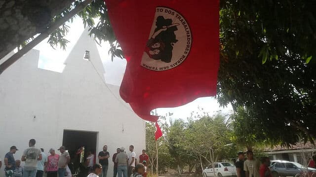 Polícia reconstitui cena de crime de homicídio de dois integrantes do MST dentro de acampamento
