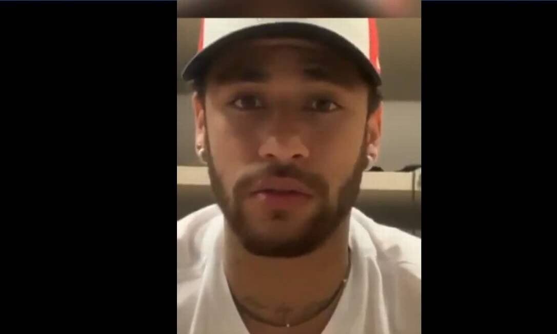 Polícia investiga Neymar por divulgação de fotos íntimas