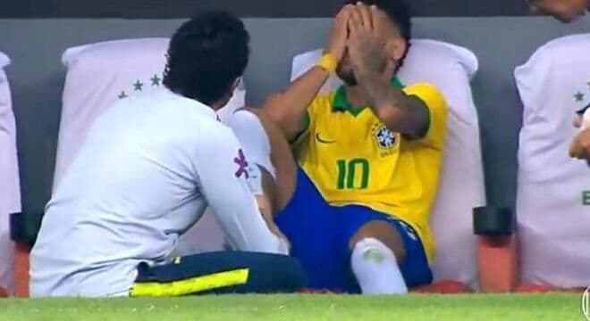 Neymar é cortado da seleção brasileira após sofrer lesão no tornozelo