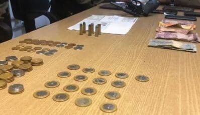 Homem é preso e menor apreendido suspeitos de tráfico de drogas e porte ilegal de armas