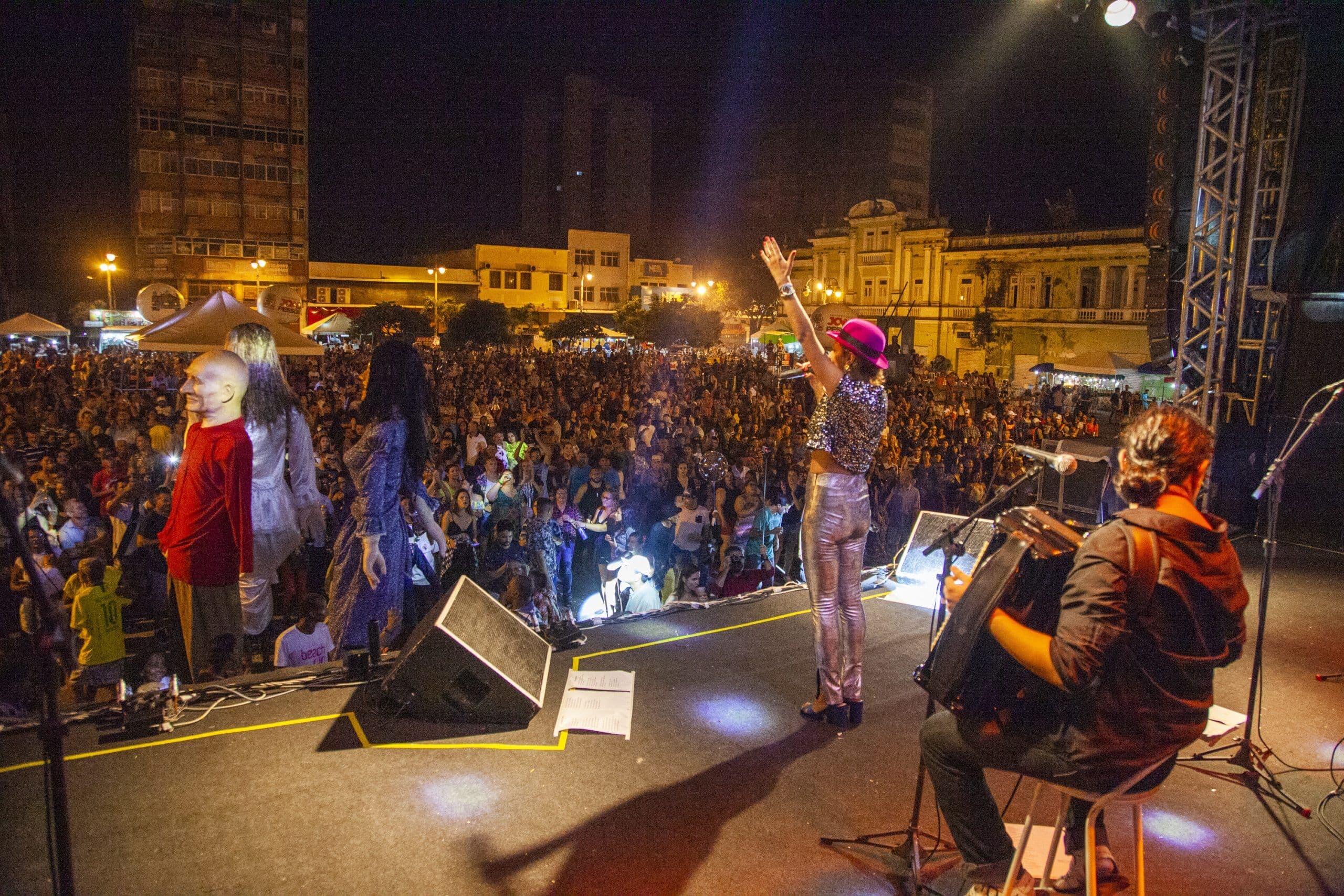 Primeira noite de shows no São João da Capital lota Ponto de Cem Réis