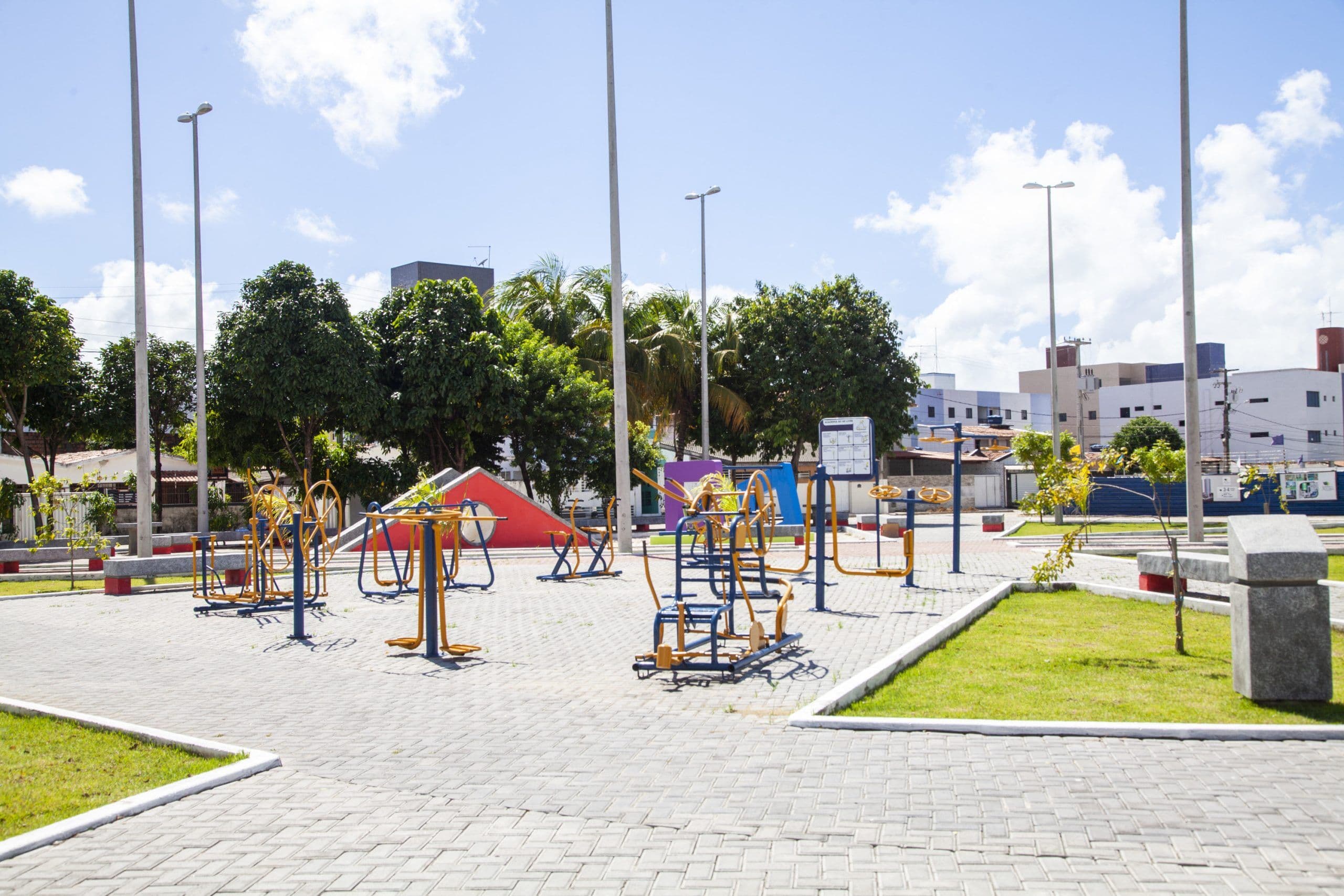 Luciano Cartaxo entrega nova praça nos Bancários nesta terça-feira