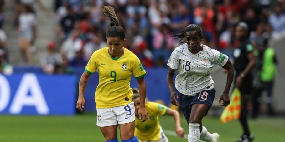 Brasil perde para a França e se despede da Copa do Mundo