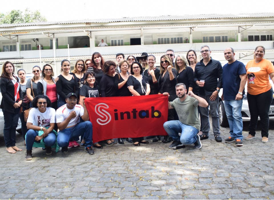 Servidores da saúde de Campina Grande denunciam atraso de salário e vão acionar Justiça