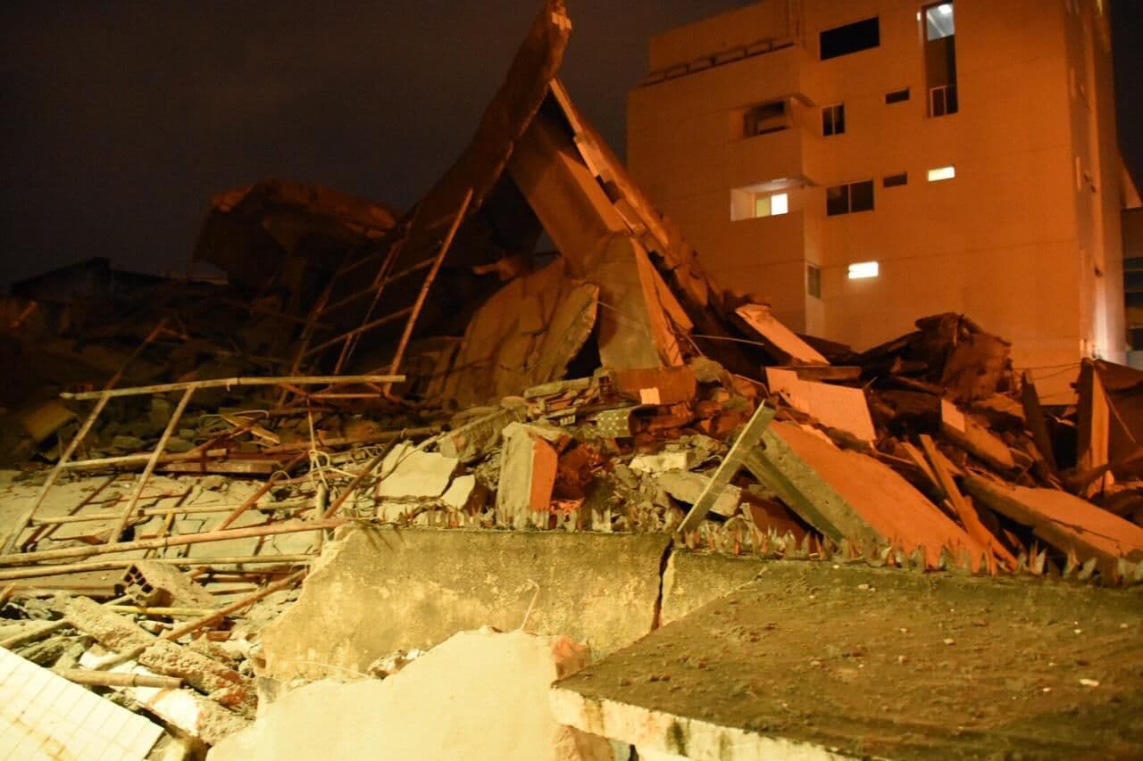 Pacientes são retirados do Medical Hospital Dia, interditado após desabamento de anexo