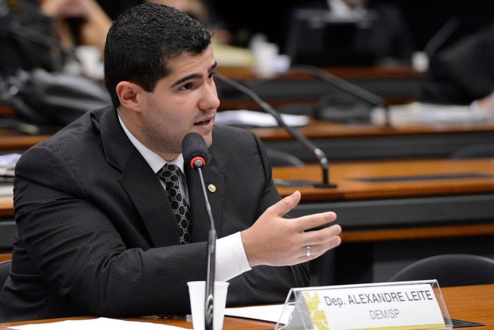 Relator divulga parecer sobre porte de armas e propõe mudanças ao projeto do governo, que será votado na próxima semana