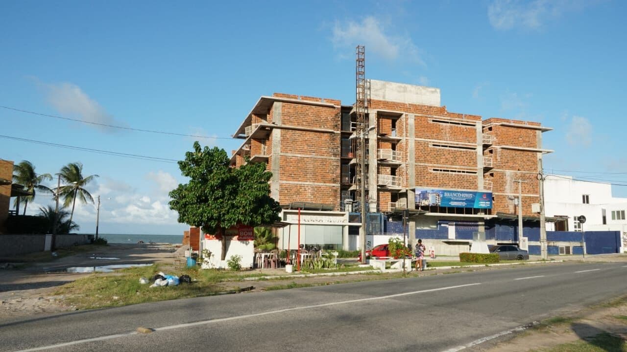 Construtora Galvão Amorim atesta regularidade da obra de prédio na orla de JP e rebate denúncia