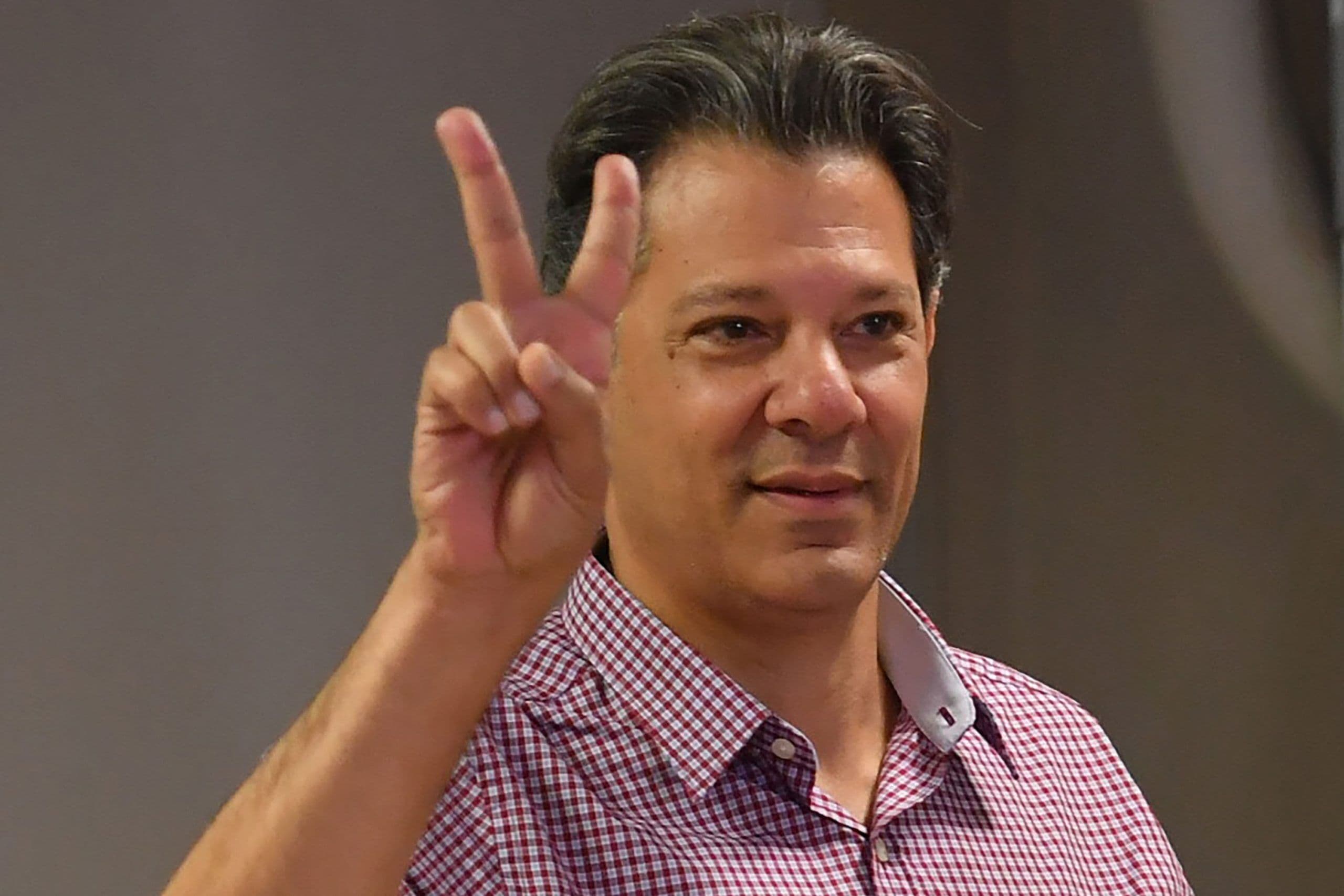 TSE ordena remoção de vídeos que associa gestão de Haddad a 'kit gay'