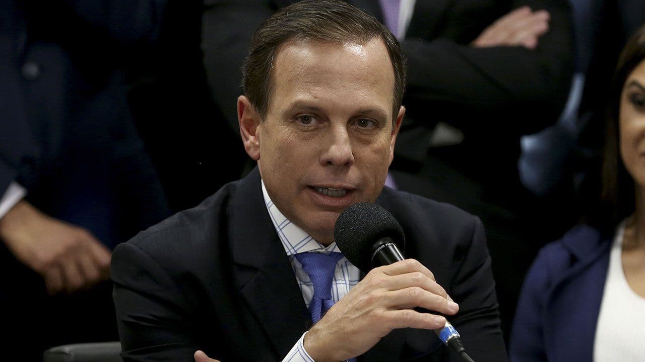 Doria é recebido com ovada em Salvador e critica: "vão jogar ovo na Venezuela!"