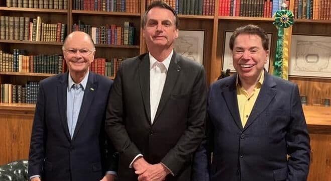 Jair Bolsonaro recebe bispo Edir Macedo e Silvio Santos para jantar
