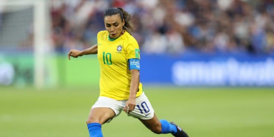 Marta é cortada da seleção brasileira para estreia de Pia