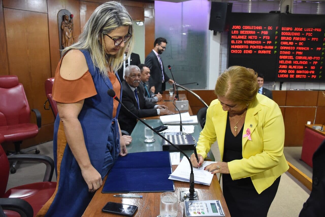 Vereadora Helena Holanda finalmente é efetivada na Câmara de João Pessoa