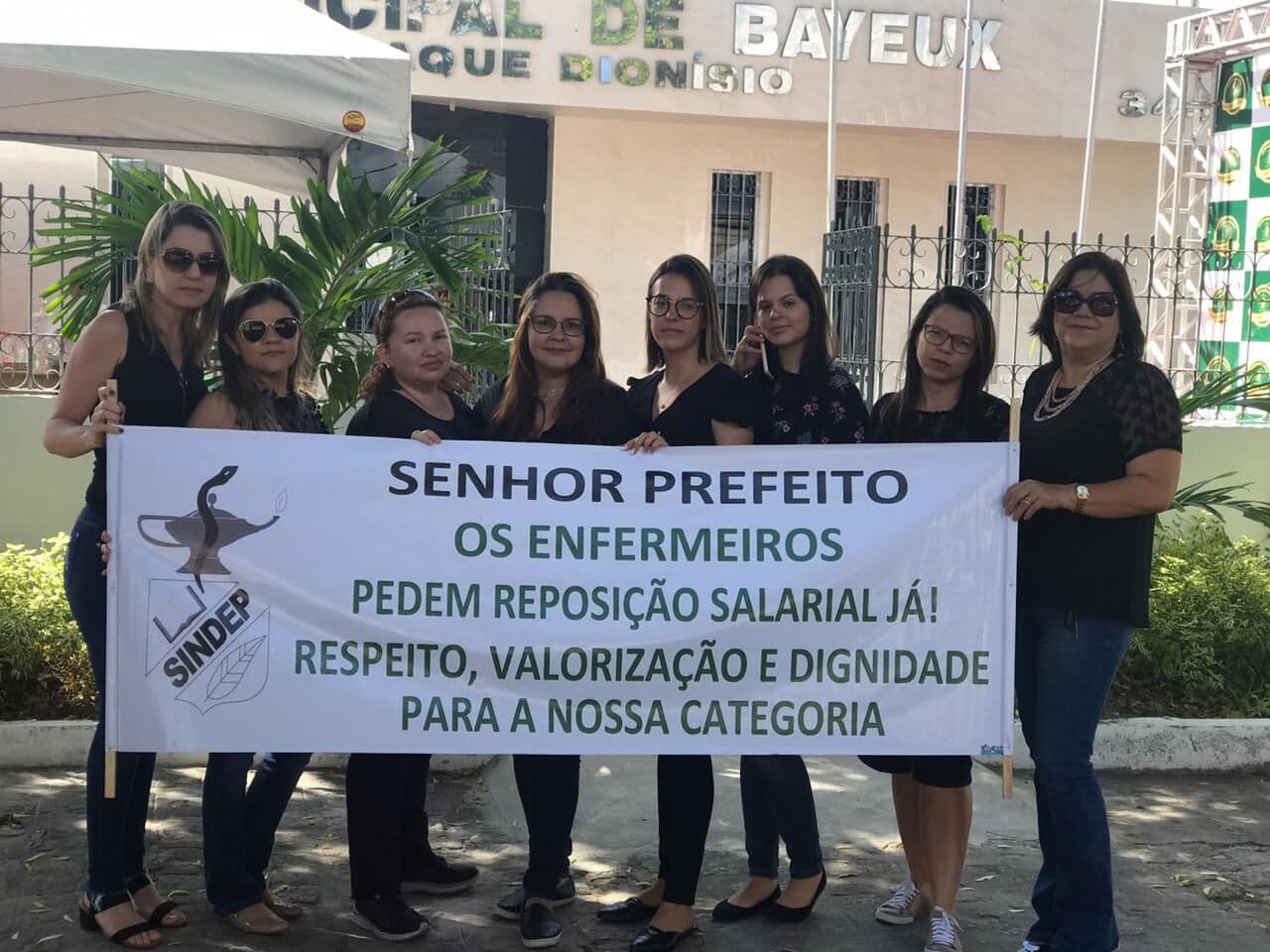Enfermeiros da Atenção Básica de Bayeux fazem paralisação por reajuste salarial