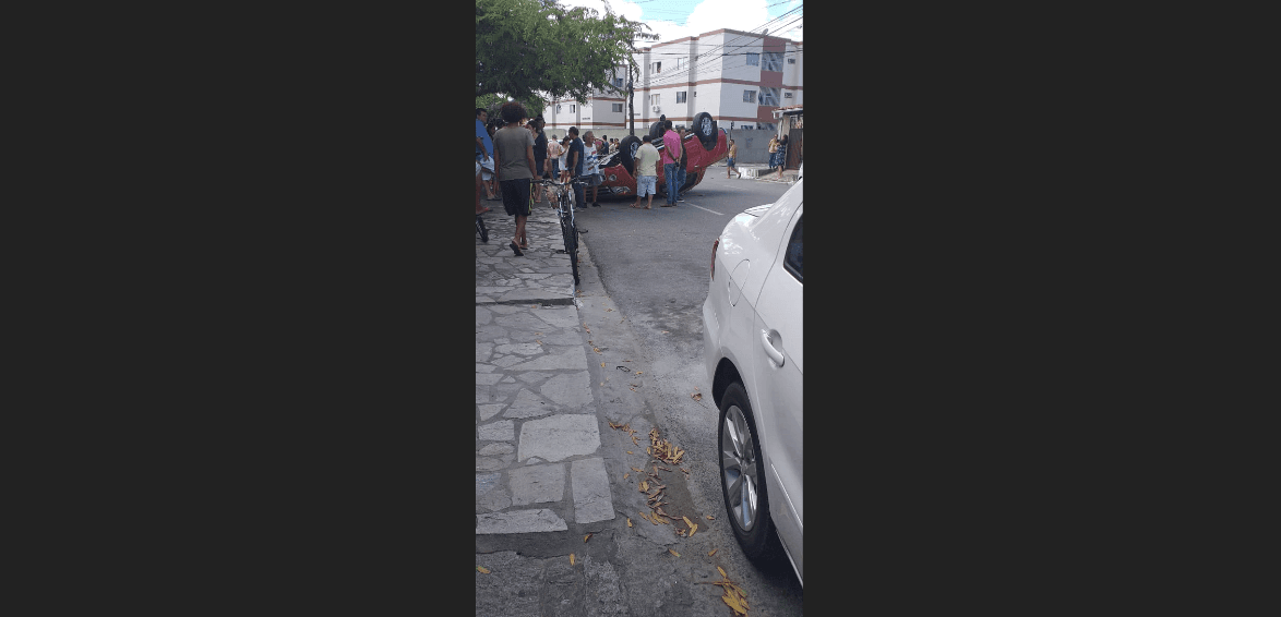 Idoso segue internado após capotamento com três feridos no bairro da Torre, em JP