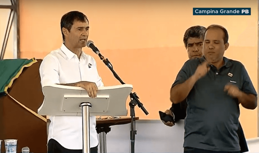 Romero Rodrigues aproveita presença de Bolsonaro para fazer reivindicações para Campina Grande