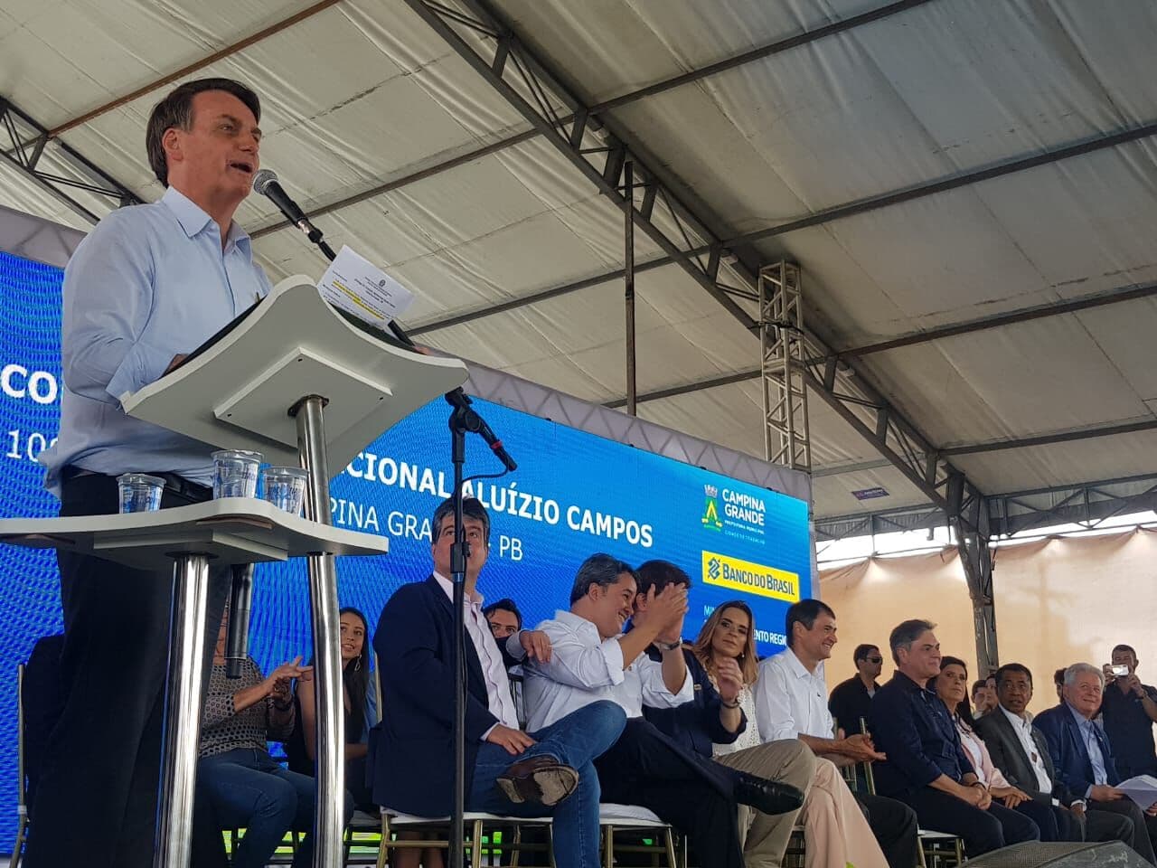 Bolsonaro tenta aproximação com Nordeste ao discursar em Campina Grande