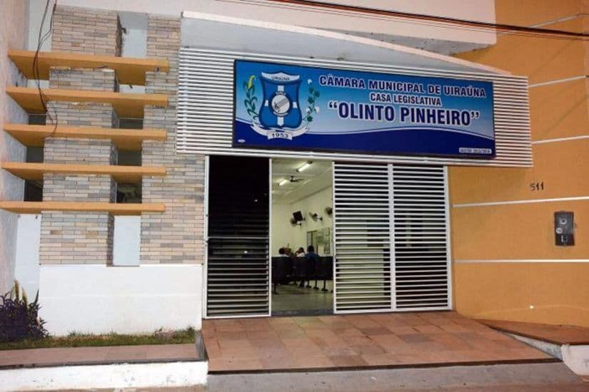 Lei que reajustou salários de prefeito, vice e vereadores de Uiraúna é anulada pela Justiça