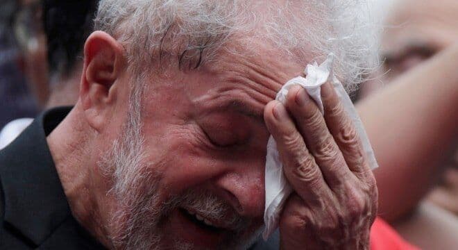Lula vai ao Sírio-Libanês fazer exames de rotina