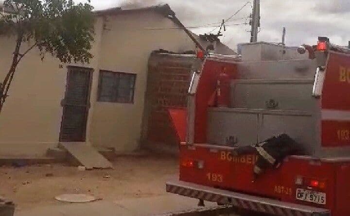 Ex-policial militar é suspeito de atear fogo em casa da ex-esposa por insatisfação com separação