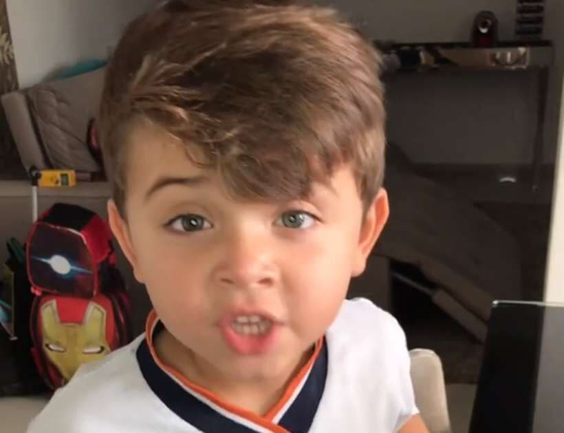 ''Cuscuz com ovo é mais gostoso'': menino lança paródia de música e viraliza