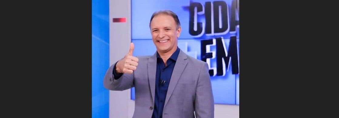 Apresentador Adelton Alves pede demissão da TV Arapuan