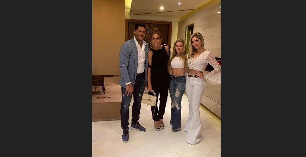 Jogador Hulk confirma namoro com sobrinha da ex-mulher