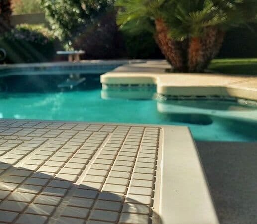 Criança sofre afogamento em piscina em Cabedelo e é internada em estado grave