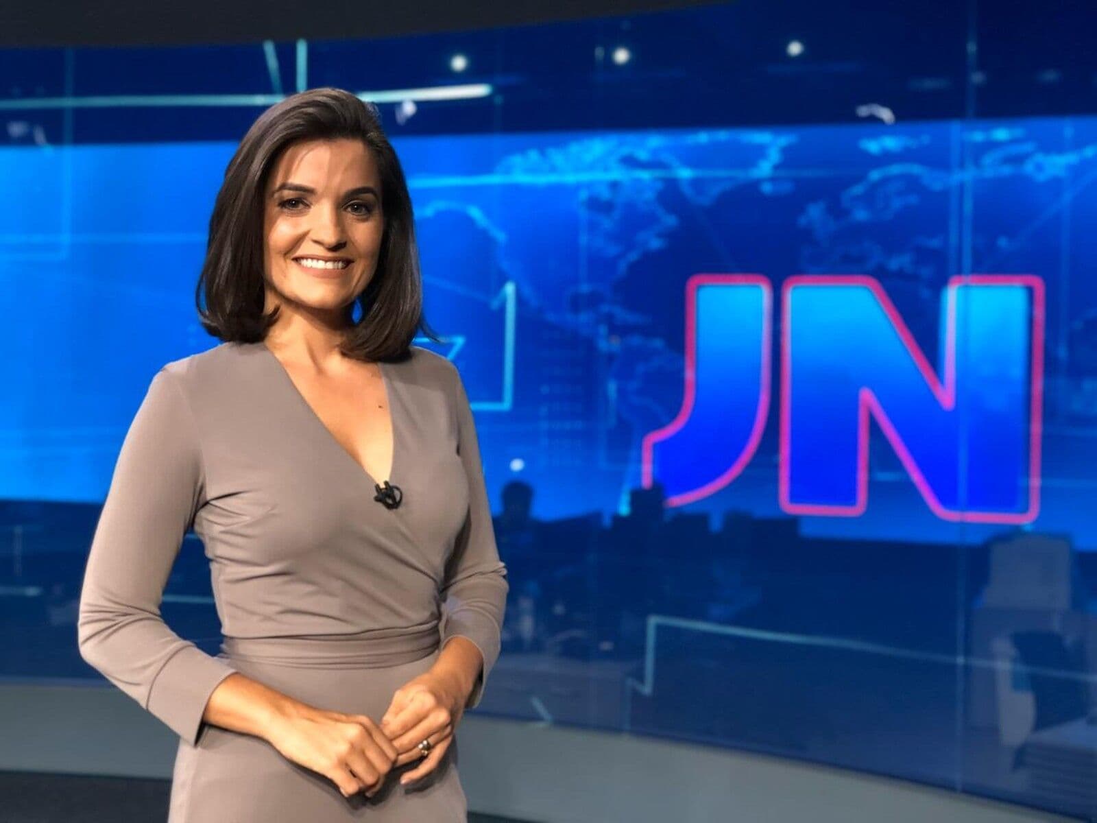 Larissa Pereira anuncia meses em que vai apresentar Jornal Nacional em 2020
