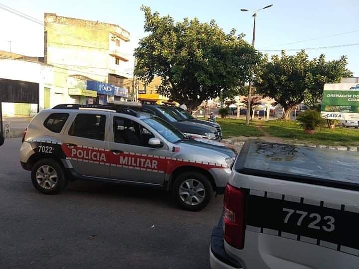 Homem é liberado após esposa retirar denúncia de que marido teria chegado agressivo em casa e arrombado porta