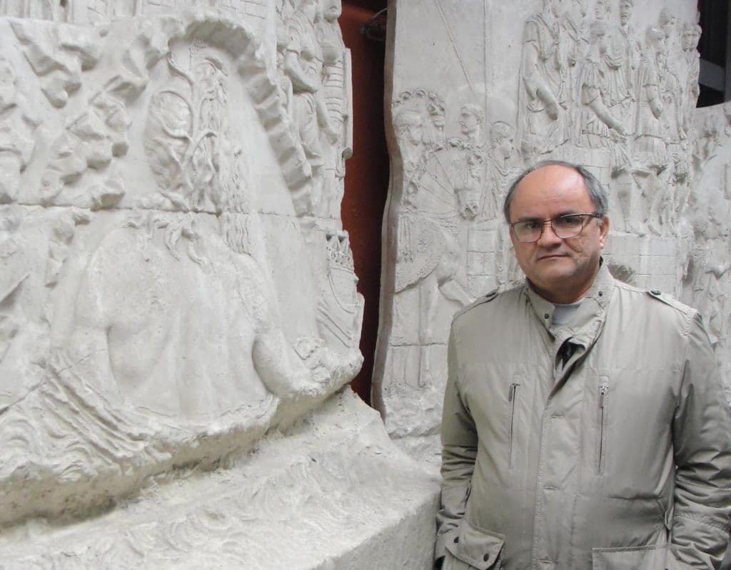 Professor da UFPB desbanca Ney Suassuna e é eleito para Academia Paraibana de Letras